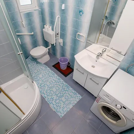 Seaside Oasis: Family-friendly With Pool And Amenities *