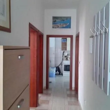 Seaside Oasis: Family-friendly With Pool And Amenities *